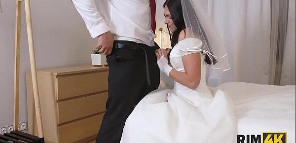  RIM4K. Chick cant wait wedding night so why has sex in the morning